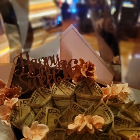 Sweet Sixteen Flower Money Bouquet Gift New - Picture 4 of 7